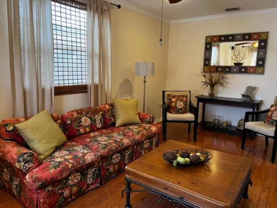 House Close To Downtown, Airport, Raymond James Stadium, And Many More Places Tampa Ngoại thất bức ảnh